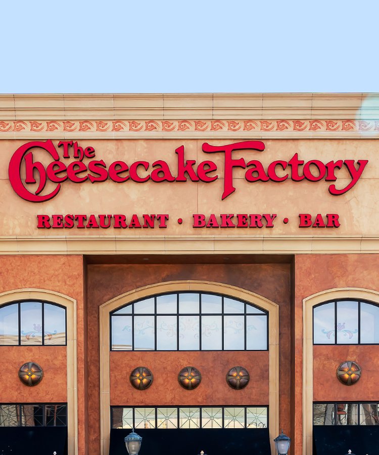 You are currently viewing What’s in That Bread Basket? Demystifying The Cheesecake Factory Brown Bread