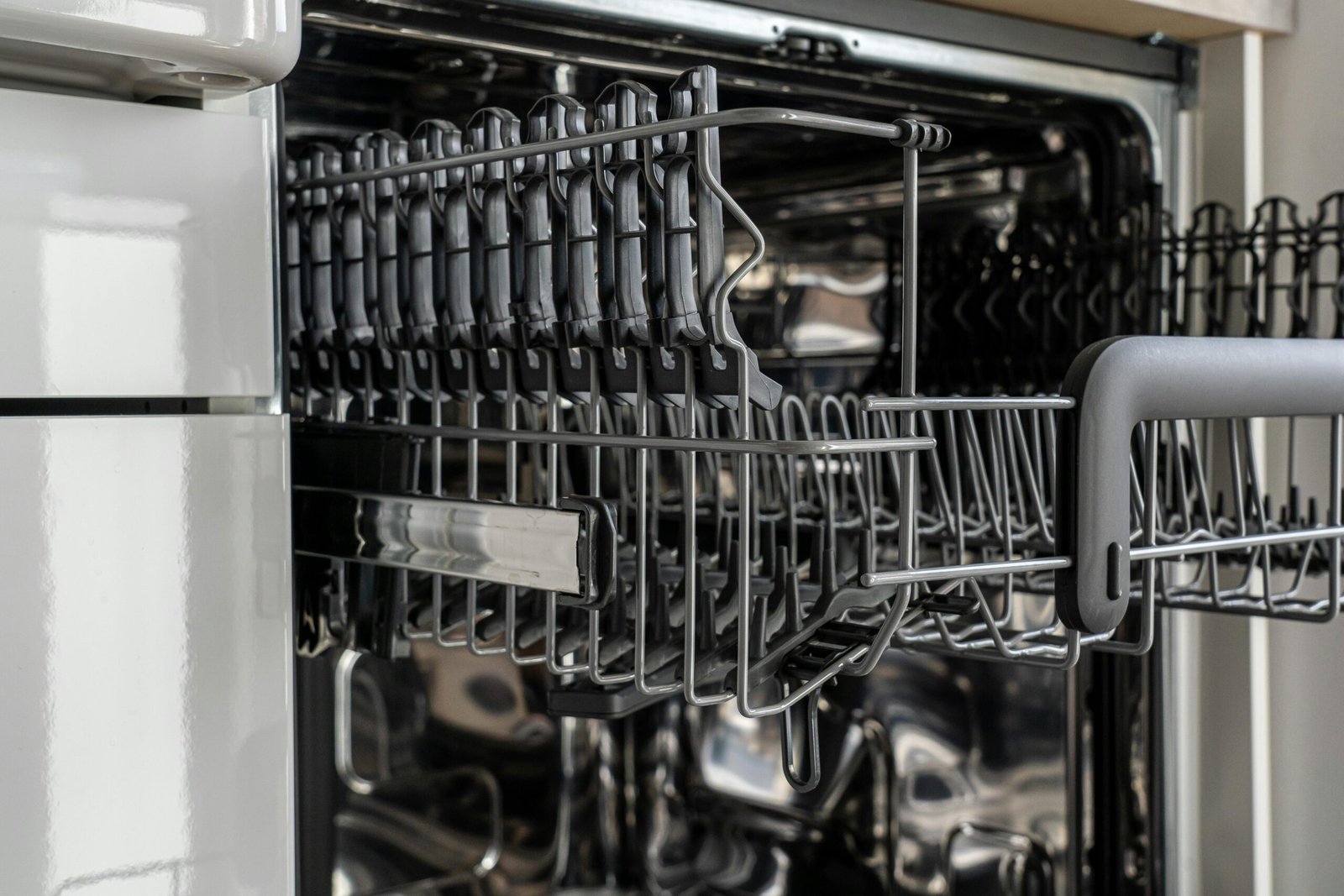 Read more about the article A Sneak Peek into the Features of the Best Dishwasher 2024